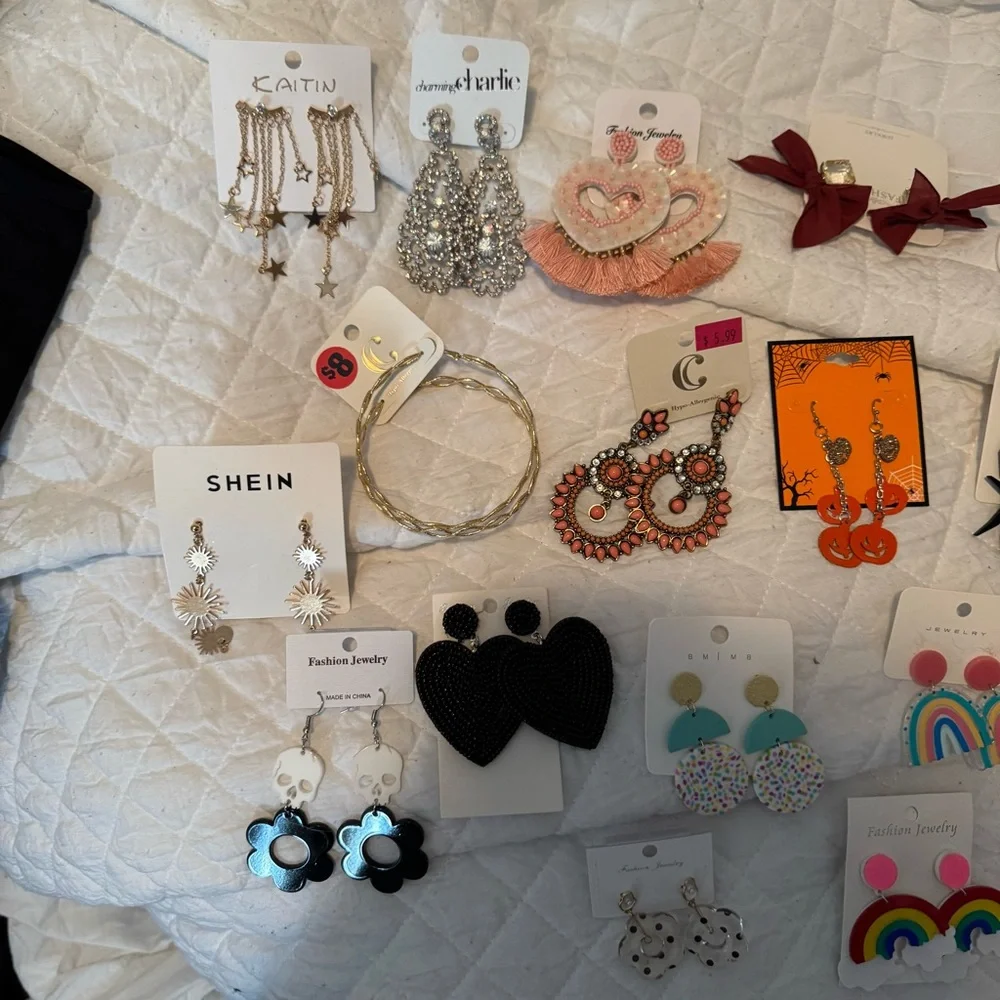 Statement earring bundle - Picture 2 of 3